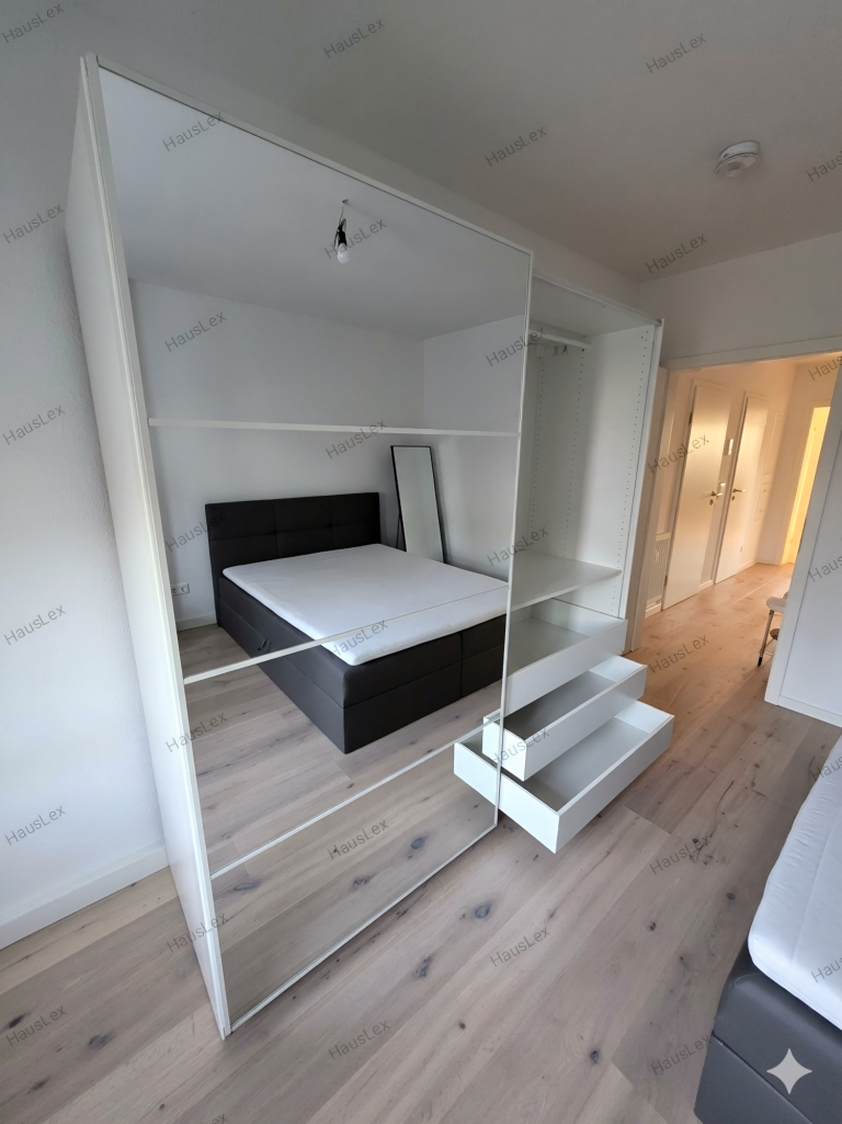 PAX Schrank Innenaufbau und Schubladen. IKEA PAX Innenaufteilung Schrank mit Schubladen.